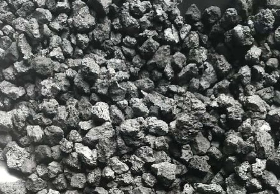 Ziarna w kształcie Pitch Koks Minerały paliwowe Materiał 1300 ~ 1400C Temperatu pracy
