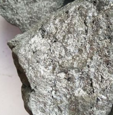 Krzem o wysokiej zawartości węgla 65% Krzem Metalowy żużel 10-50 mm
