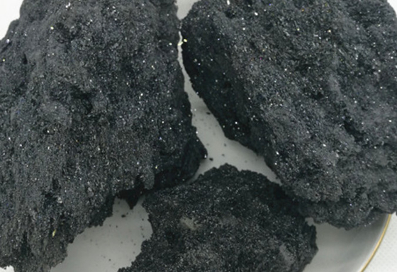 Wysokowydajny blokowy materiał ścierny z węglika krzemu zawierający minerały niemetaliczne